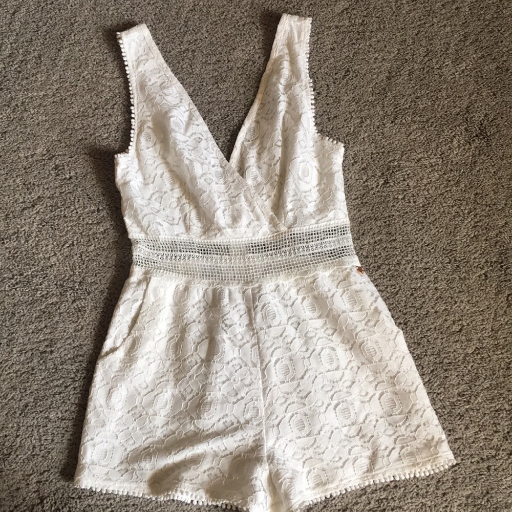 Super cute white romper by Kendall and Kylie